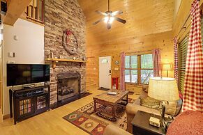 Private Cabin on 2 Acres: Hot Tub, 10 Mi to Boone!