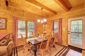 Private Cabin on 2 Acres: Hot Tub, 10 Mi to Boone!