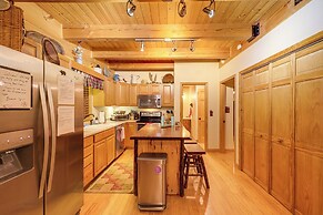 Private Cabin on 2 Acres: Hot Tub, 10 Mi to Boone!