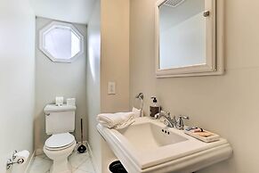 Modern Philly Apt in the Heart of Downtown!