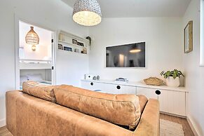 Chic & Central Ventura Home - Walk to Beach!