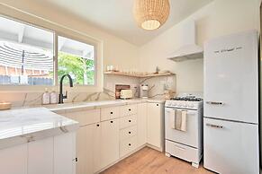 Chic & Central Ventura Home - Walk to Beach!