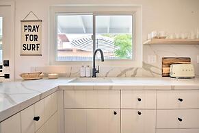 Chic & Central Ventura Home - Walk to Beach!