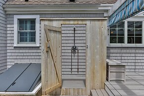 2 Bicycles Provided! Cape Cod Cottage w/ Deck