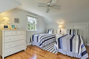 Walk to Skaket Beach: Charming Cottage w/ Deck