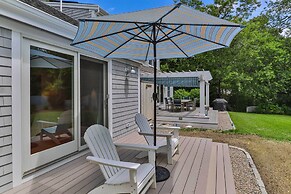 2 Bicycles Provided! Cape Cod Cottage w/ Deck
