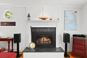 2 Bicycles Provided! Cape Cod Cottage w/ Deck