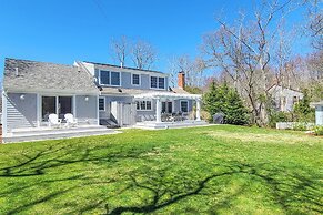 2 Bicycles Provided! Cape Cod Cottage w/ Deck