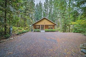 Peaceful Forest Retreat by Mt. Baker Slopes!