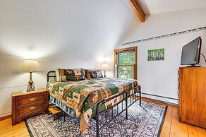 Deck, Fire Pit & Grill: Log Cabin in Black Hawk