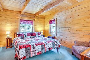 Deck, Fire Pit & Grill: Log Cabin in Black Hawk