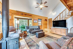 Deck, Fire Pit & Grill: Log Cabin in Black Hawk