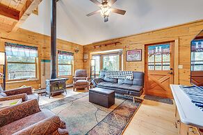 Deck, Fire Pit & Grill: Log Cabin in Black Hawk