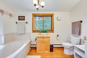 Deck, Fire Pit & Grill: Log Cabin in Black Hawk