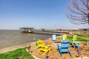 Cedar Creek Lakefront Vacation Rental w/ Pool