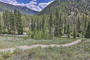 2 Mi to Keystone Resort: Condo w/ Hot Tub Access!