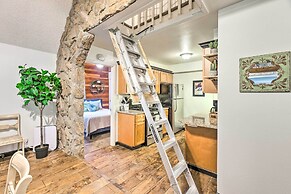 Creekside Morrison Cabin ~ 9 Mi to Red Rocks Park!