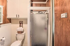 Cozy Crestline Cabin, Close to Lakes, Parks!