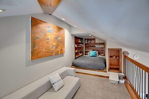 Bright Downtown Telluride Condo - Steps to Lift!