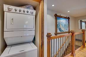 Bright Downtown Telluride Condo - Steps to Lift!
