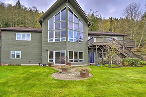 Idyllic Retreat ~ 20 Mi to Olympic National Park!