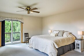 Idyllic Retreat ~ 20 Mi to Olympic National Park!