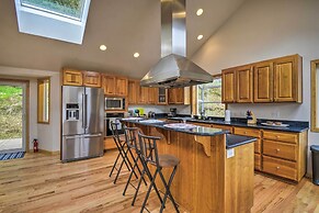 Idyllic Retreat ~ 20 Mi to Olympic National Park!