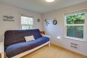 Charming Gold Beach Home < 1 Mi to Rogue River!