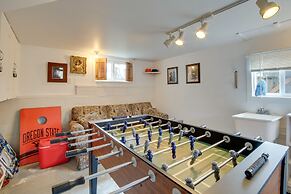 Charming Gold Beach Home < 1 Mi to Rogue River!