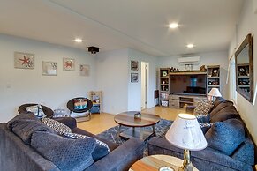 Charming Gold Beach Home < 1 Mi to Rogue River!