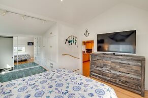 Charming Gold Beach Home < 1 Mi to Rogue River!