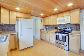 Charming Gold Beach Home < 1 Mi to Rogue River!