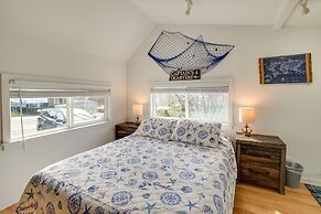 Charming Gold Beach Home < 1 Mi to Rogue River!