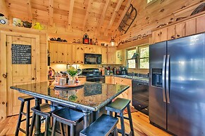 Cabin w/ BBQ + Games - Walk to Blue Ridge Parkway!