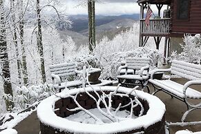 Cabin w/ BBQ + Games - Walk to Blue Ridge Parkway!