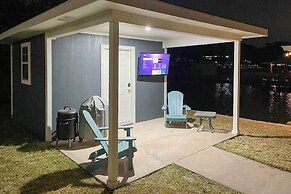 Lake Dayz Granbury Retreat w/ Private Dock!