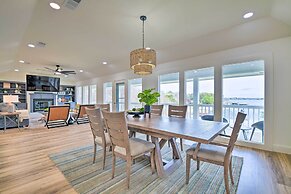 Lake Dayz Granbury Retreat w/ Private Dock!