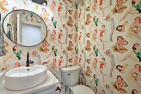 Lake Dayz Granbury Retreat w/ Private Dock!