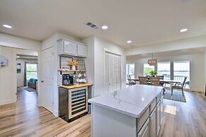 Lake Dayz Granbury Retreat w/ Private Dock!