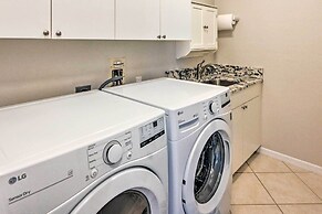 Naples Escape in Regatta w/ Resort Amenities!