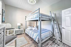 Naples Escape in Regatta w/ Resort Amenities!