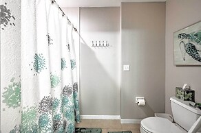 Naples Escape in Regatta w/ Resort Amenities!