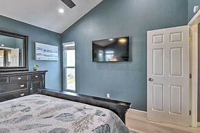 Beachy Rockport Condo w/ Pool & Fishing Pier!