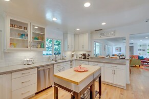 Patio, Pool & Mountain Views: Palm Springs Home!