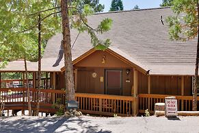 High Sierra Cabin w/ Grill, Serene Location!