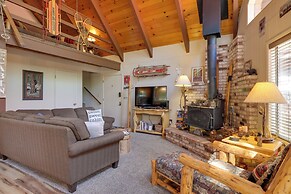 Furnished Deck: High Sierra Cabin in Twain Harte!