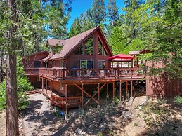 Furnished Deck: High Sierra Cabin in Twain Harte!