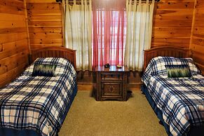 'A Bit of Heaven' Cabin < 13 Miles From Boone!