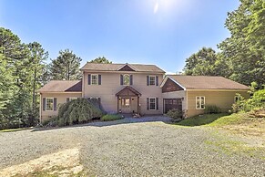 Peaceful Pisgah Mountain Getaway w/ Hot Tub!