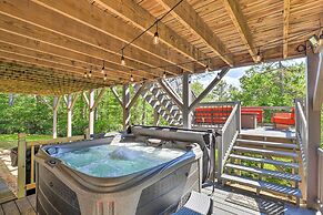 Peaceful Pisgah Mountain Getaway w/ Hot Tub!